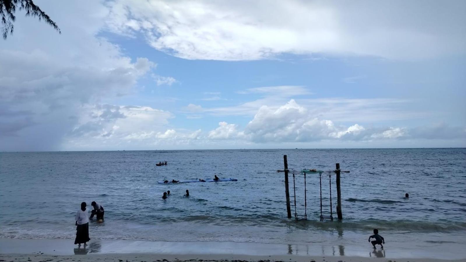 Madu Tiga Beach And Resort Tanjungpinang Zewnętrze zdjęcie