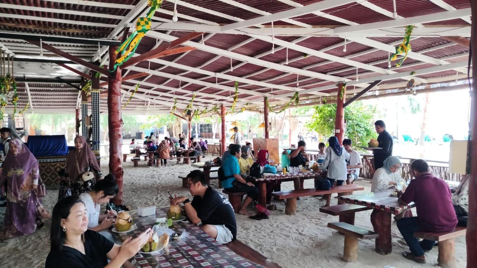 Madu Tiga Beach And Resort Tanjungpinang Zewnętrze zdjęcie