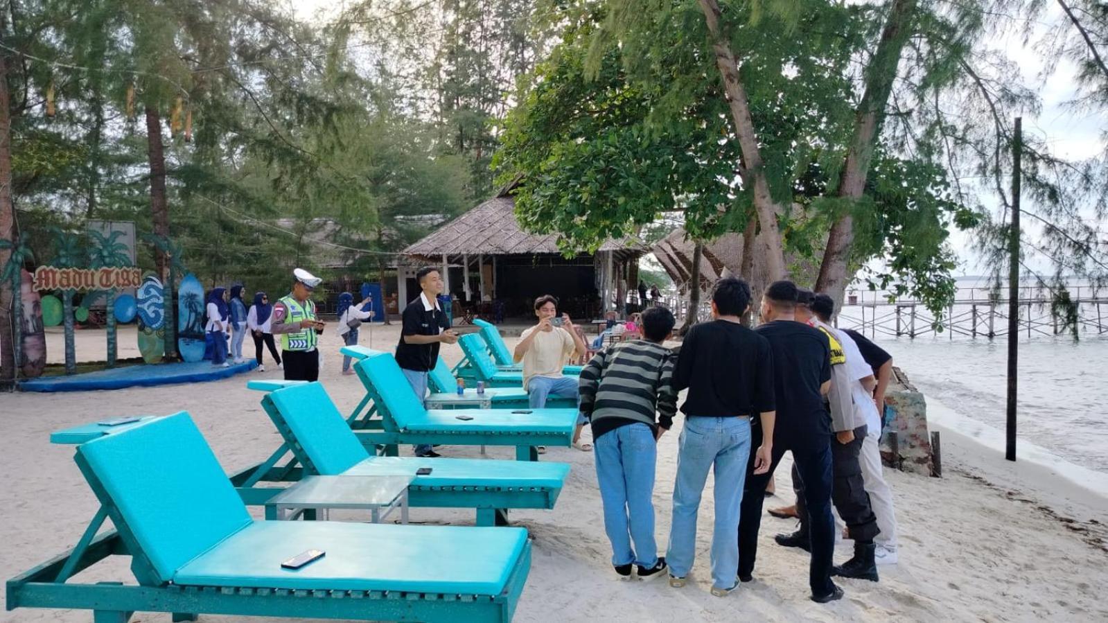 Madu Tiga Beach And Resort Tanjungpinang Zewnętrze zdjęcie