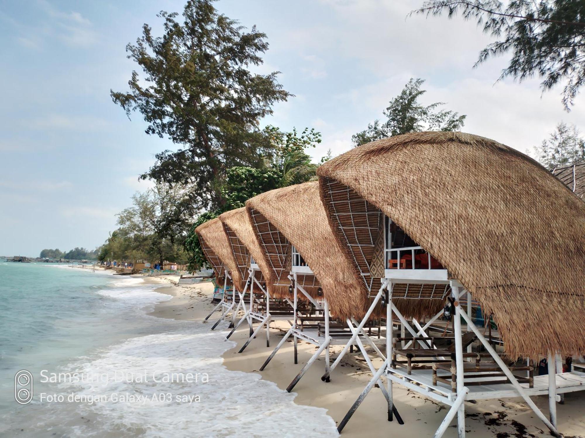 Madu Tiga Beach And Resort Tanjungpinang Zewnętrze zdjęcie